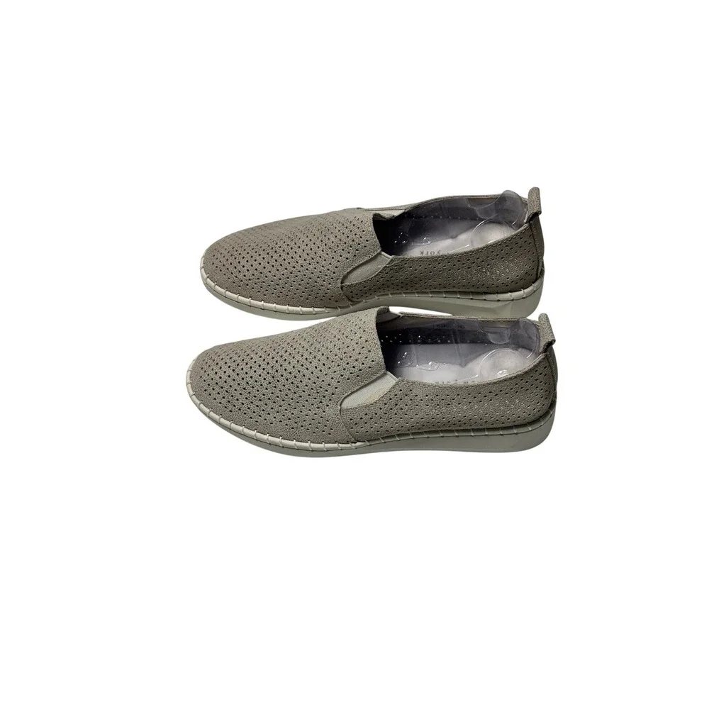 Bernie Mev New York Womens Metallic Pewter Perforated Slip On Sneakers‎ Size 36